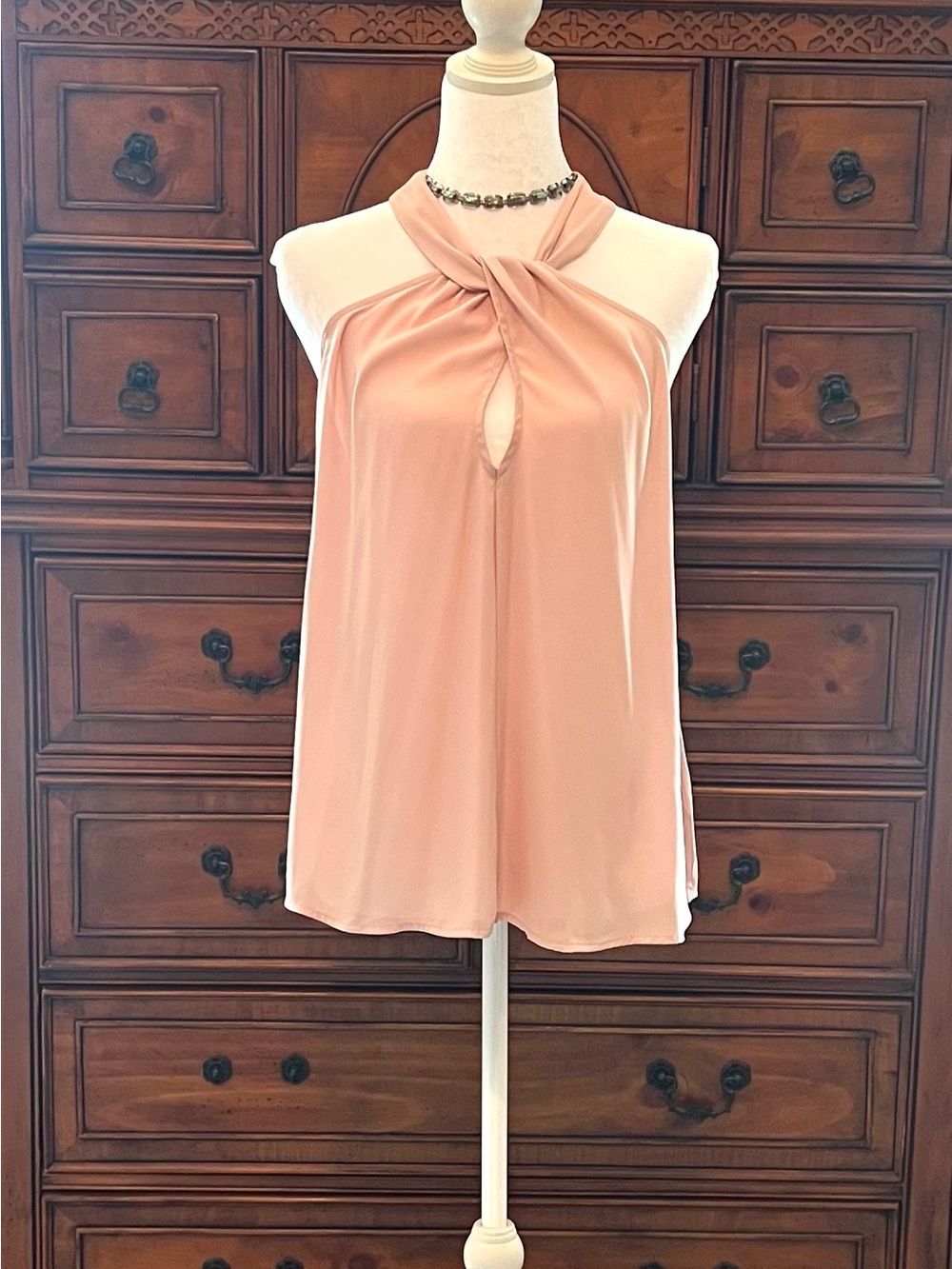 Francesca’s / Lush Blush Pink Twisted Halter Keyhole Blouse